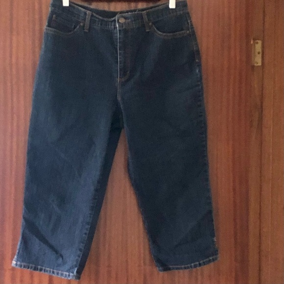 Gloria Vanderbilt Slimming Effect High Rise Capris Jeans - Picture 1 of 5